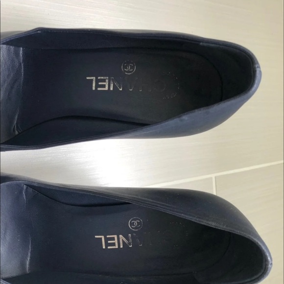 Authentic Chanel platform heels - Picture 4 of 5